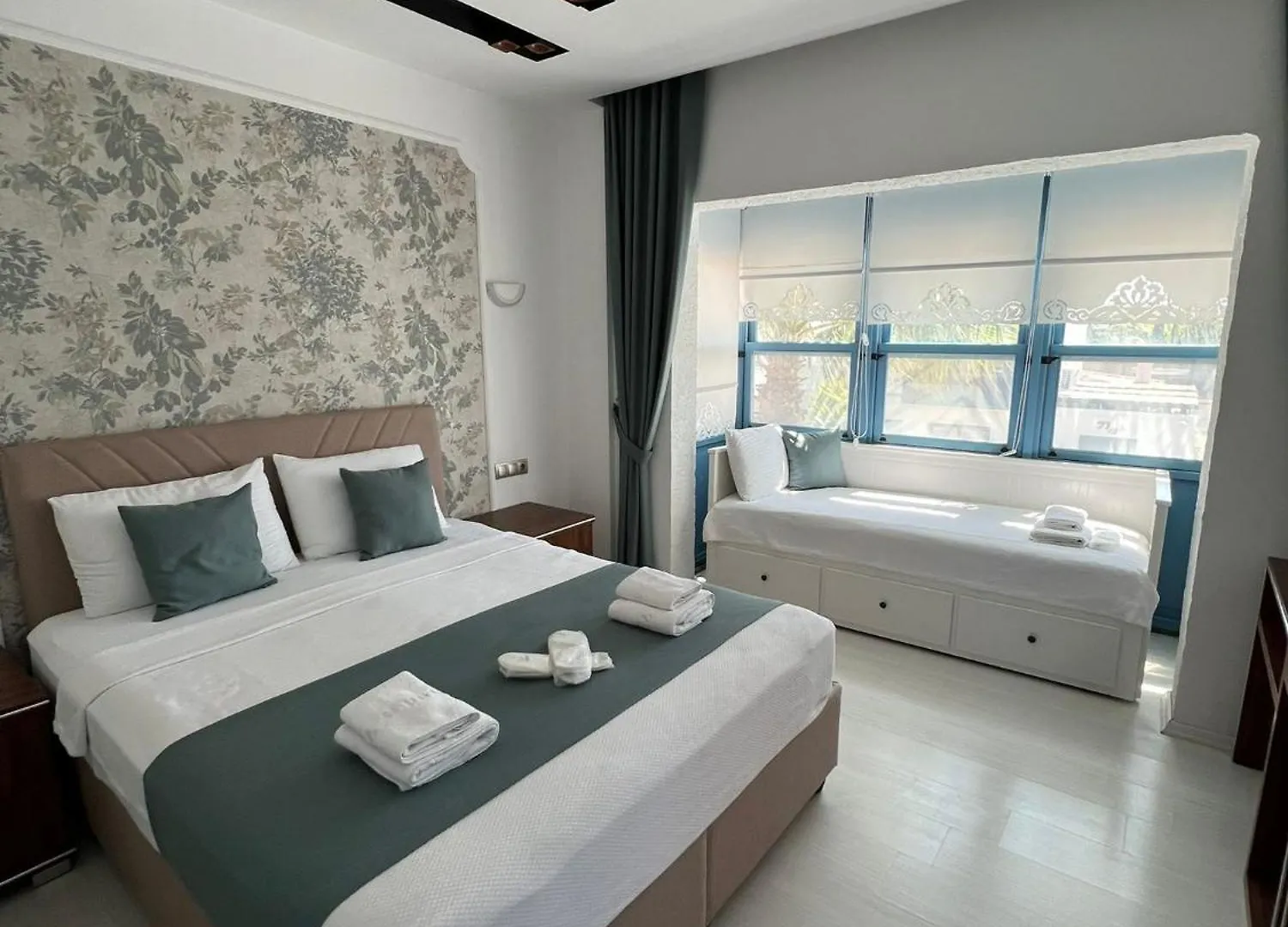 Çeşme Cayirli Butik Otel בית אירוח